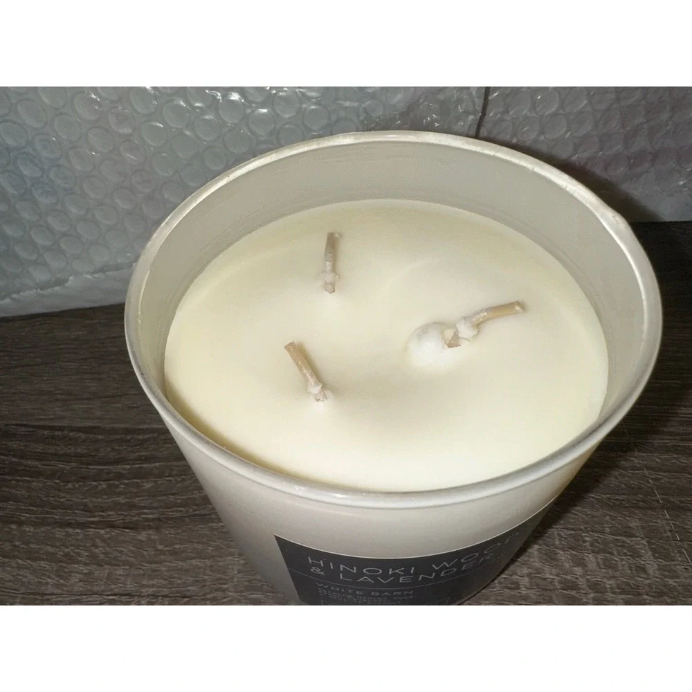 Bath and body works White Barn Hinoki Wood & Lavender 3 Wick‎ Scented Candle